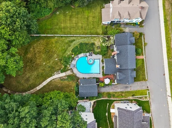 50 Pond St, North Easton, MA 02356