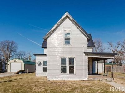 404 W North St, Wolcott, IN, 47995