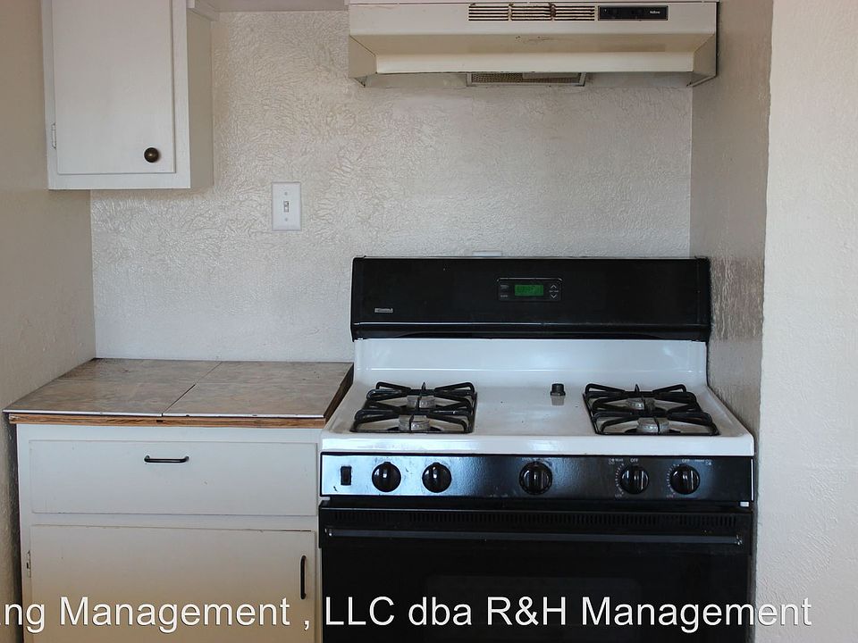 2nd image of 4910 Saxon Dr APT 04