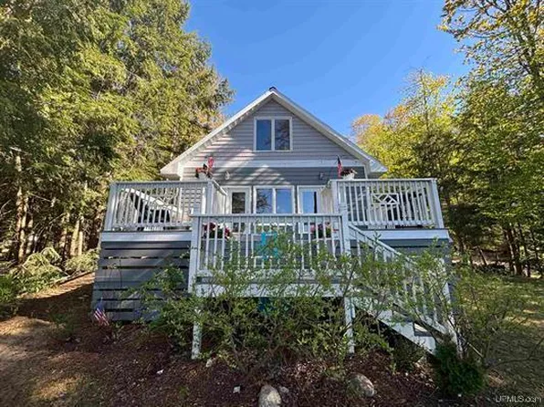 28233 W Maple Ln, Eckerman, MI 49728