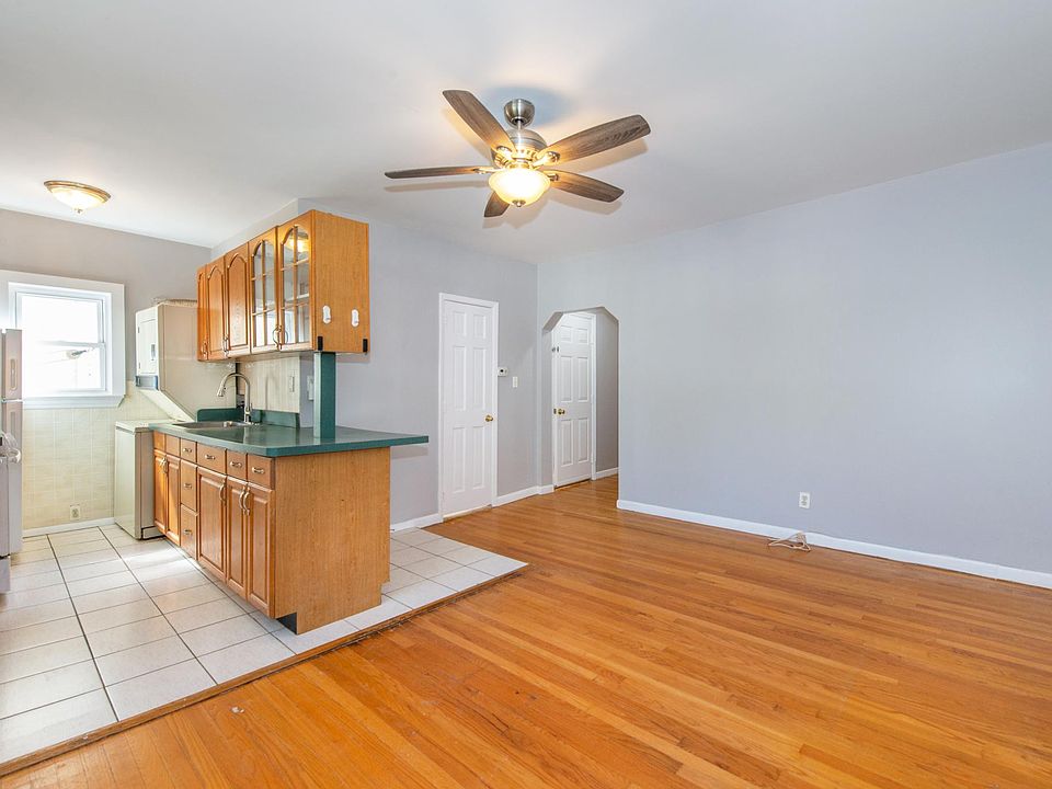 1st image of 103 Grand St Floor 2