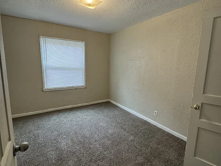 828 S Water St #1 — Photo 4