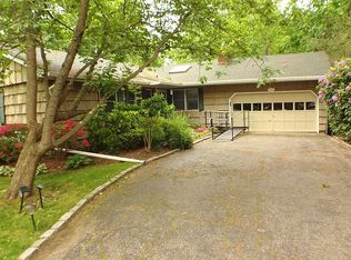 48 Wildwood Dr, Dix Hills, NY 11746