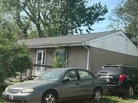 3rd image of 620 Priscilla St