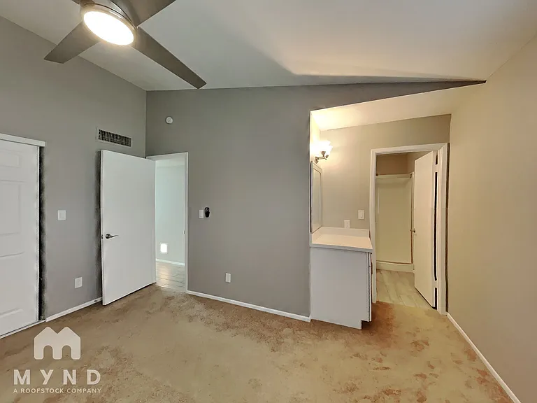 1014 W Malibu Dr — Photo 9