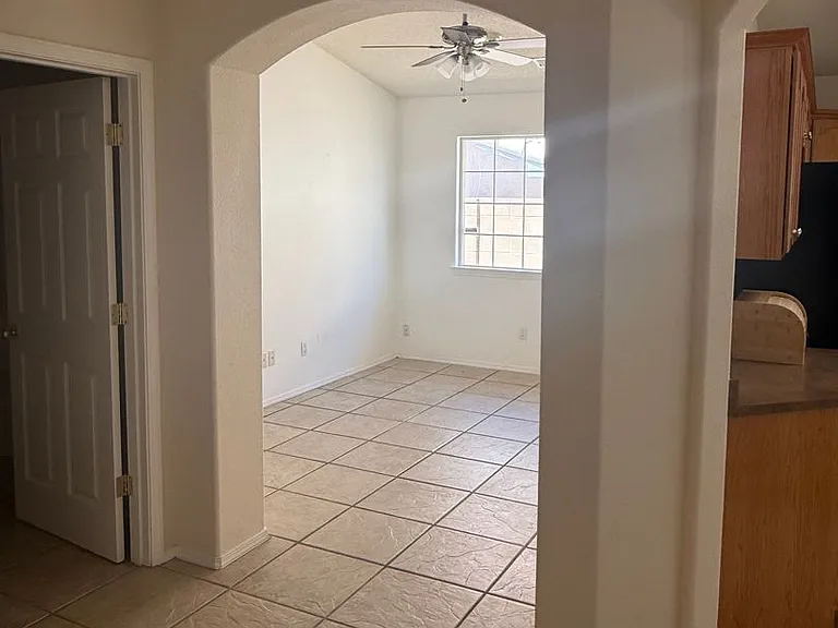 9816 Sierra Morena St NW — Photo 11