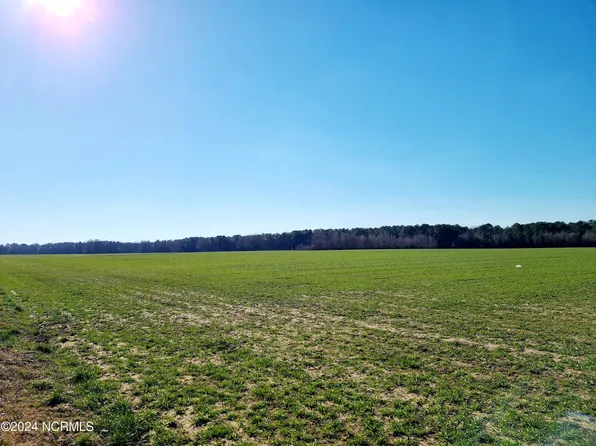 2 Governor Moore Road, Clinton, NC 28328