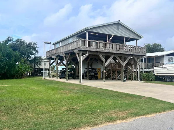 153 Iris Ln, Grand Isle, LA 70358