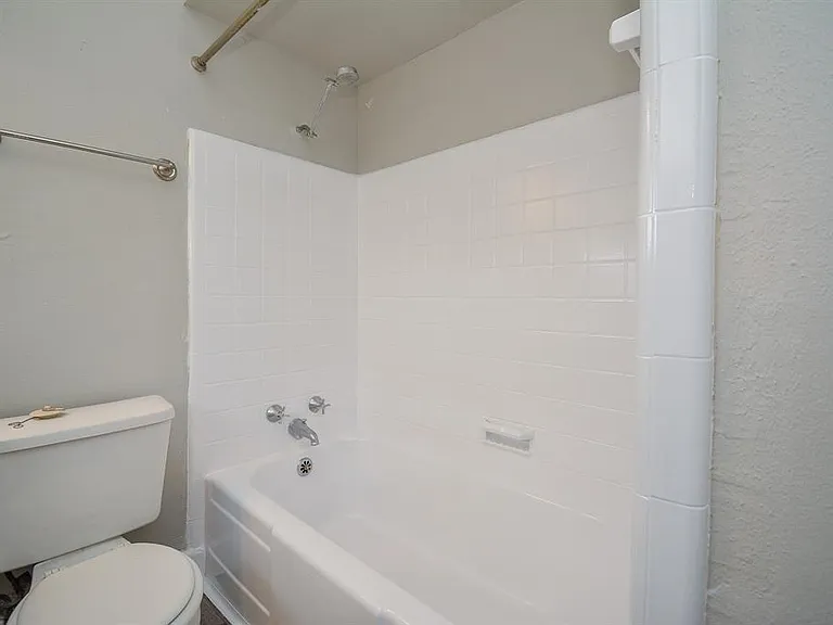 2718 Wroxton Rd #3 — Photo 20