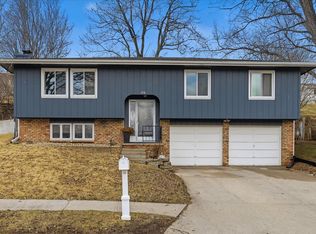 126 Rosebud Ln, Council Bluffs, IA 51503
