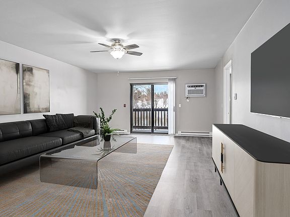 4th image of 410 Fox Shores Dr APT 7