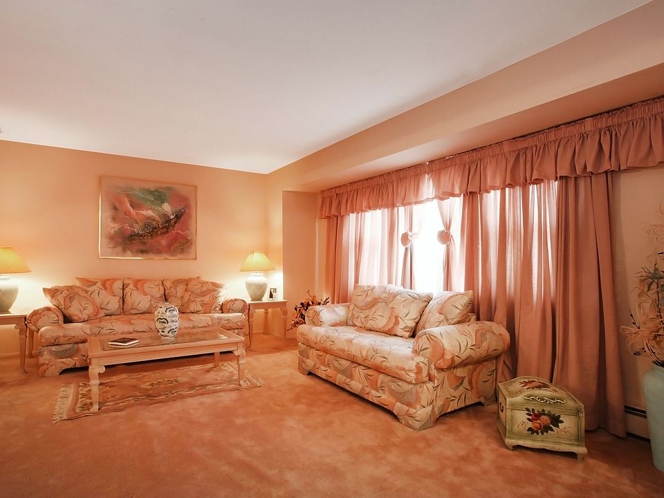 1st image of 81 Twin Oaks Dr