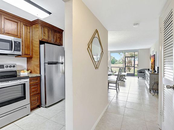 4th image of 7991 N Sunrise Lakes Drive #110
