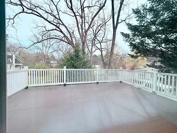 15ft x 15ft deck accessed from the living room