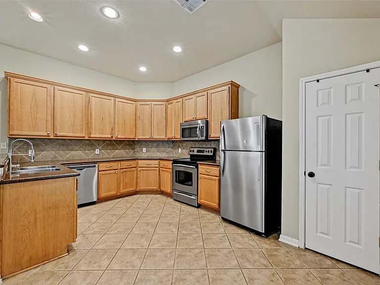 2717 Granite Creek Dr — Photo 9
