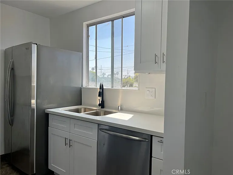 2220 Delaware Ave #C — Photo 9