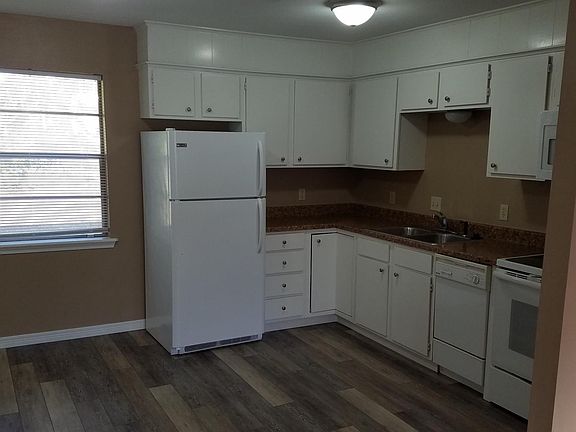 4th image of 629 Archer Ct