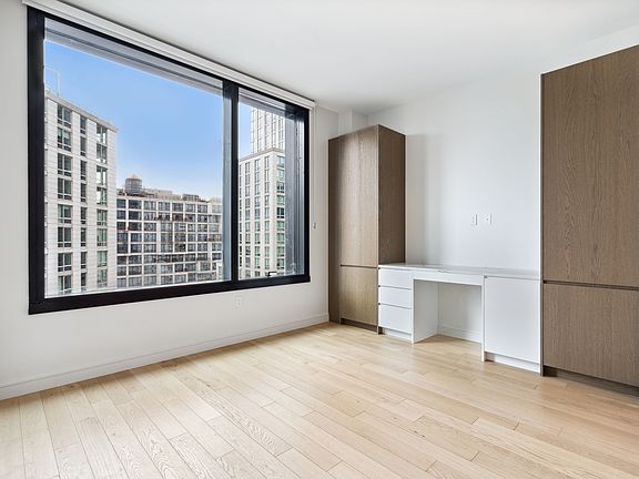 4th image of 45-30 Pearson St #7E