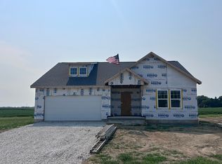 1850 Sycamore St, Peru, IL 61354