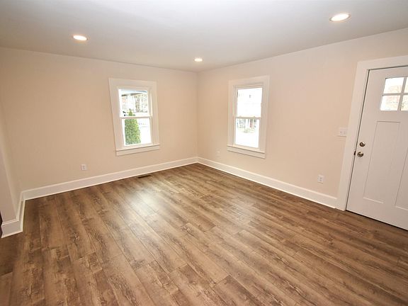 3rd image of 279 Peliso Ave