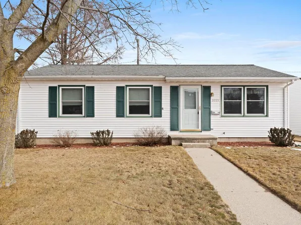 3221 Bellevue PLACE, Two Rivers, WI 54241
