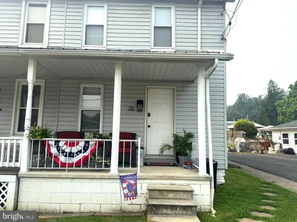 38 Maclay St, Milroy, PA 17063