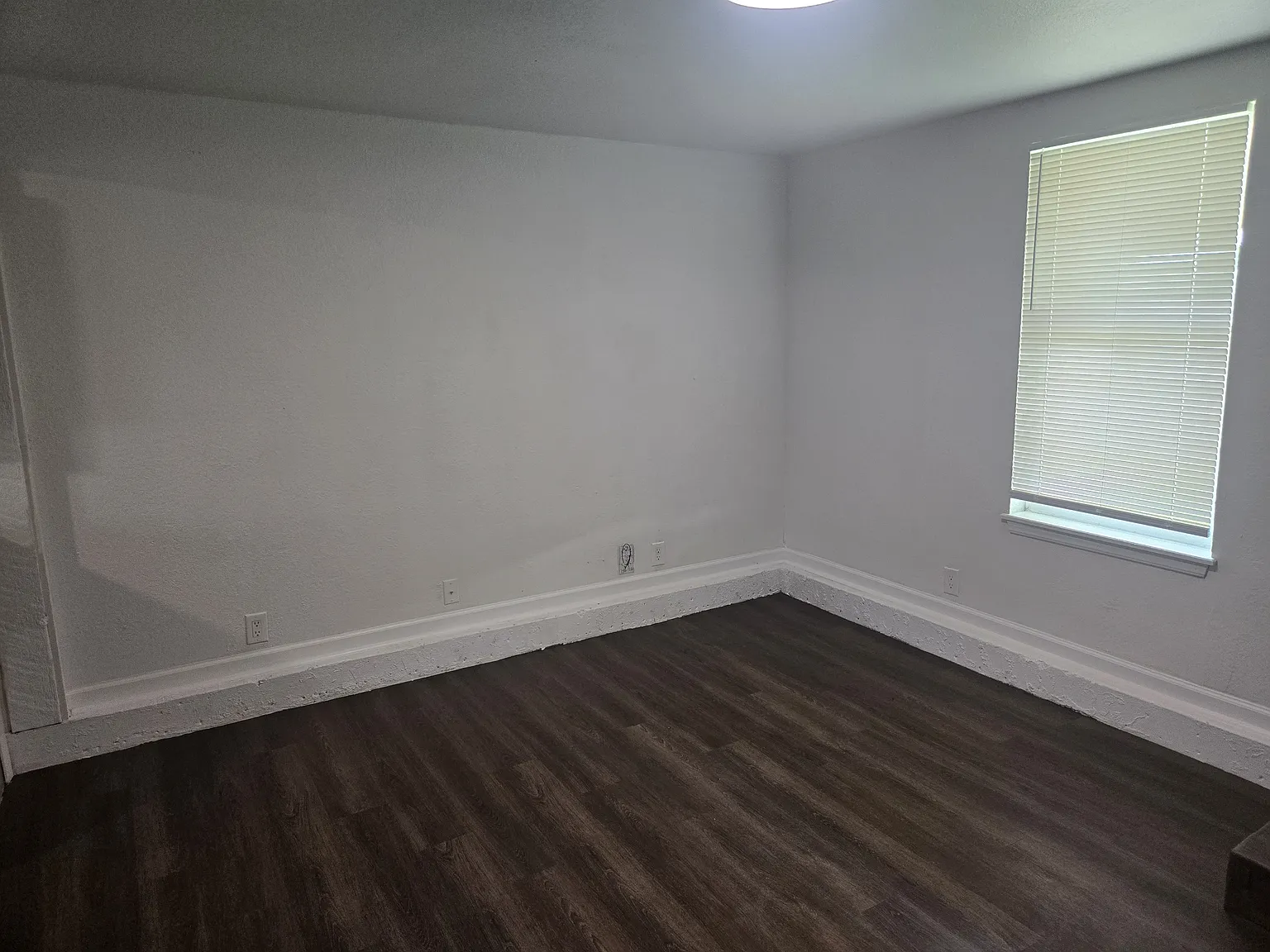 5 bed, 1536 sqft, $1,350 — Photo 2