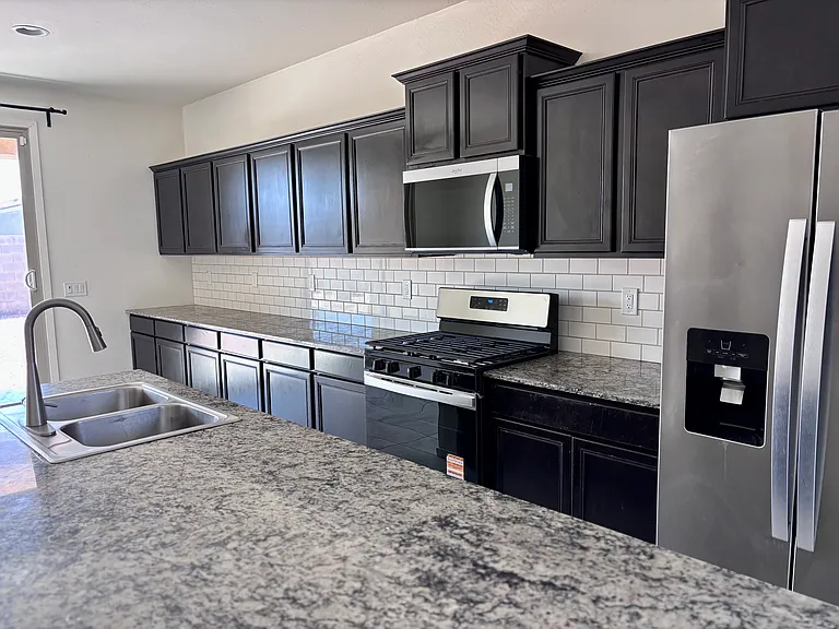 10231 W Southgate Ave — Photo 7