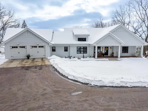 1210 Crawford Street, Baraboo, WI 53913