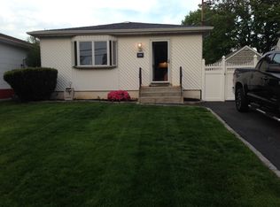 140 1st Ave, Lindenhurst, NY 11757