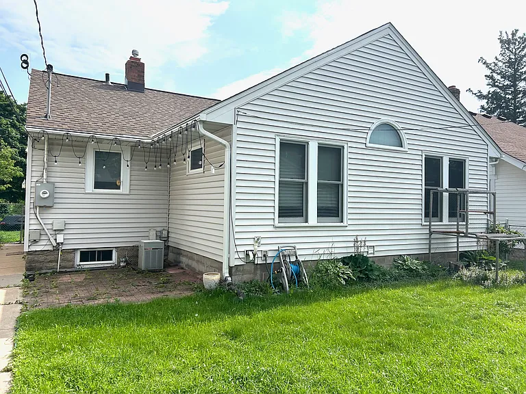 2135 Randolph Ave — Photo 12