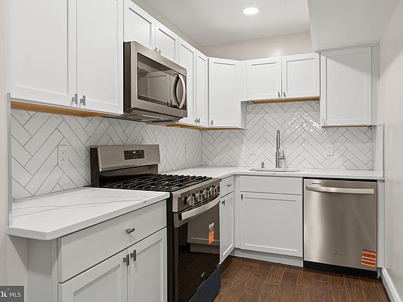2nd image of 7400 Lakeview Dr #N402