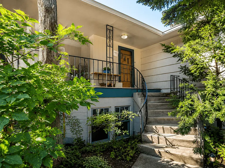 610 University Ave — Photo 1