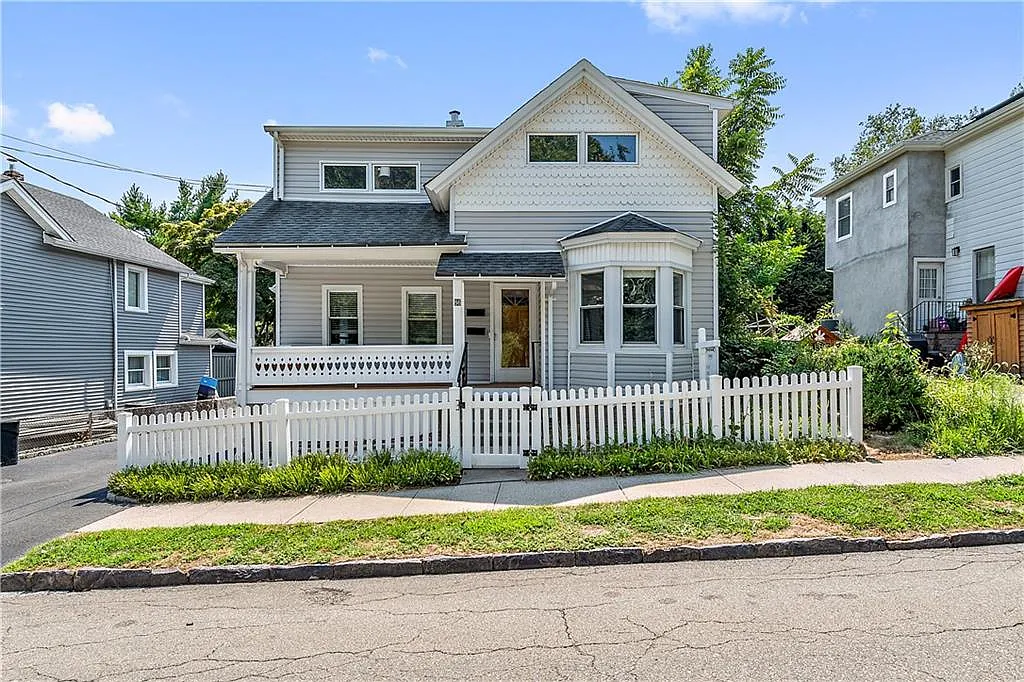 4 bed, 1679 sqft, $5,750 — Photo 1