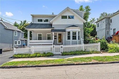 86 Maple St Photo 1