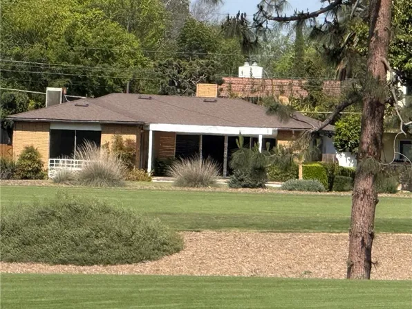 4333 N Country Club Ln, Long Beach, CA 90807