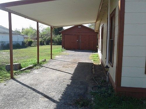 3rd image of 312 E Magnolia Ave