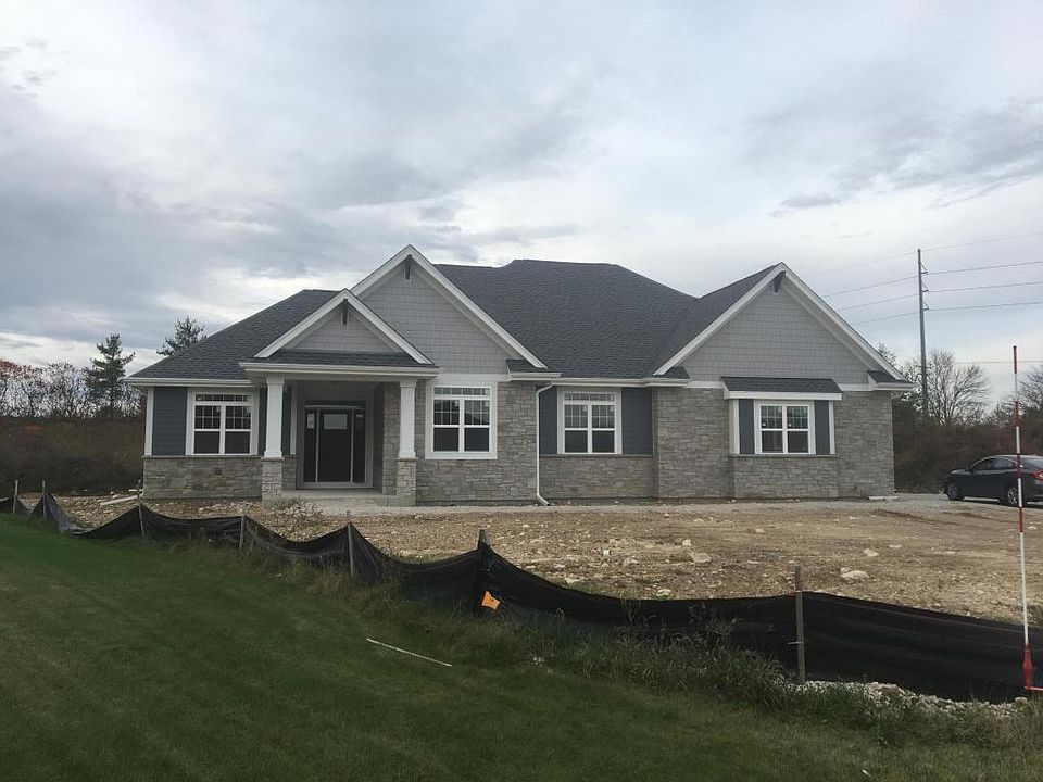 2nd image of W229N3615 Glen Abby Ct