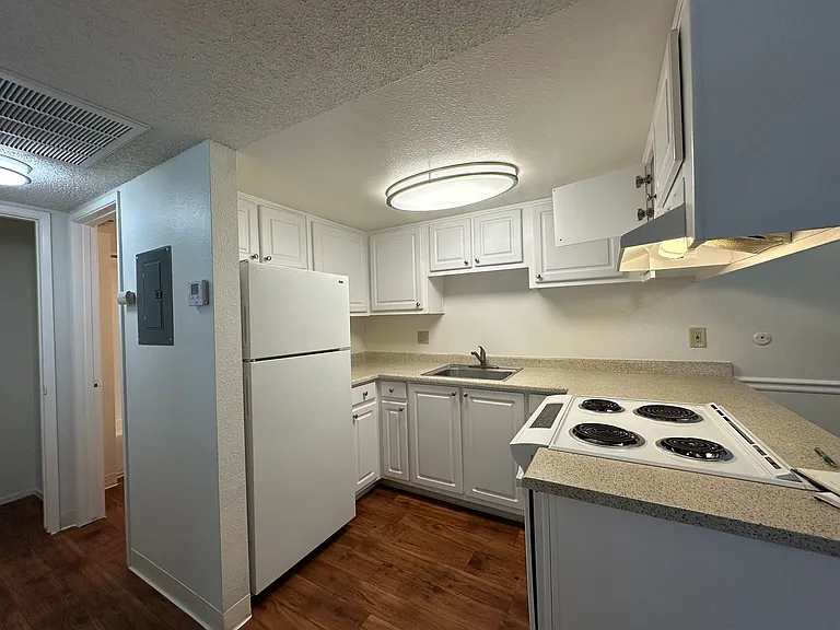 Northridge Terrace Apartments ~ A Hidden Gem! — Photo 5