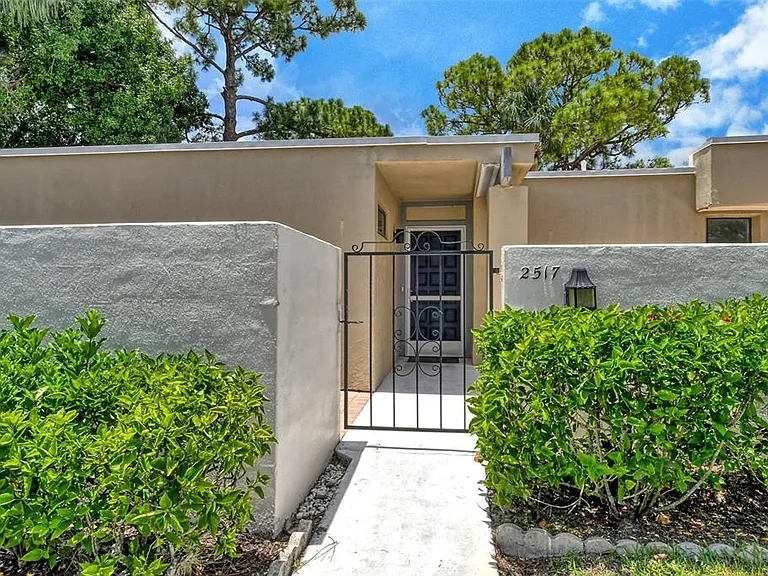 2517 Glebe Farm Close #H-2 — Photo 3