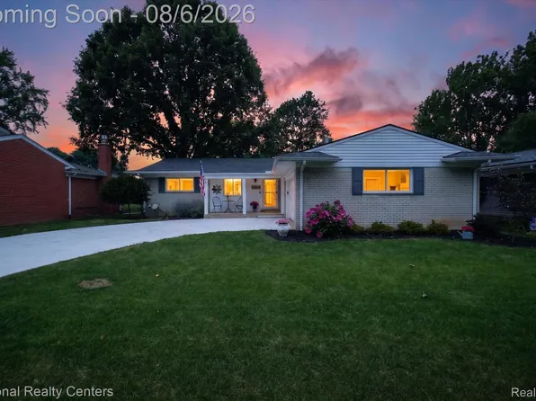 36756 Sherwood St, Livonia, MI 48154