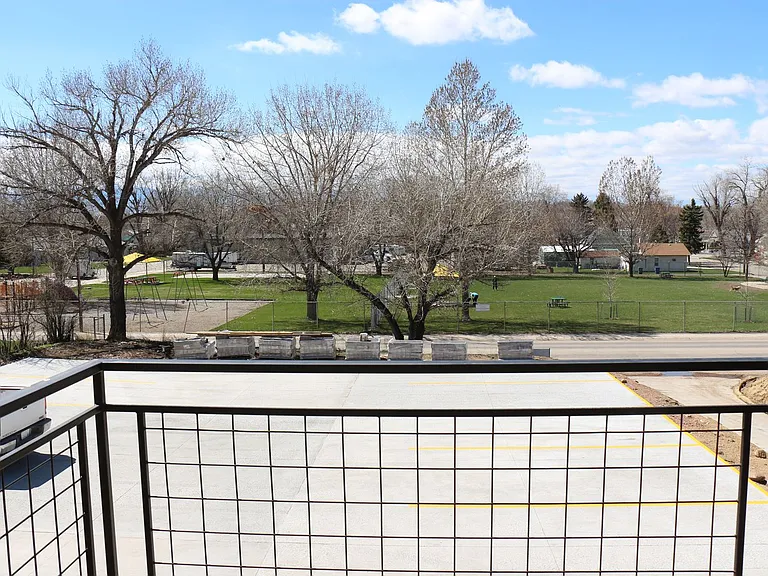 505 N Sheridan Ave — Photo 2
