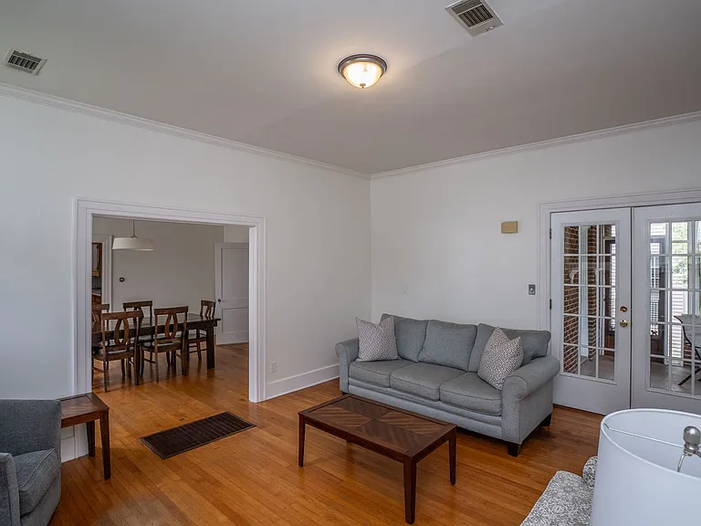 303 N Woodrow St — Photo 11