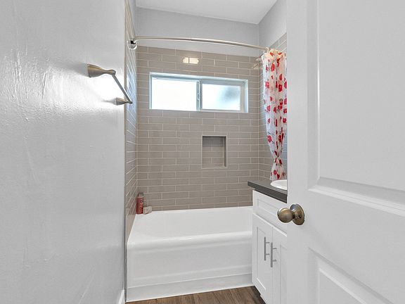 4th image of 1211 Magnolia Ave APT 1