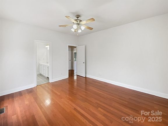5th image of 104 Tarrington Dr