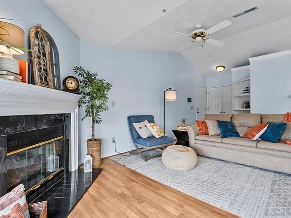 4th image of 5008 Lawndale Dr Unit K