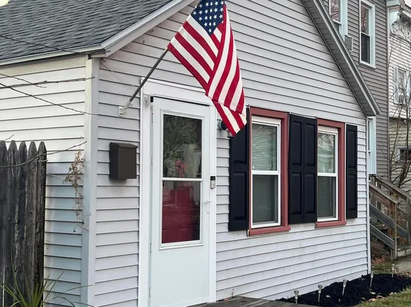445 6th Avenue, Troy, NY 12182