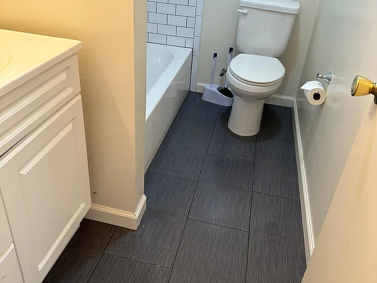 526 E 2nd St #6B — Photo 11