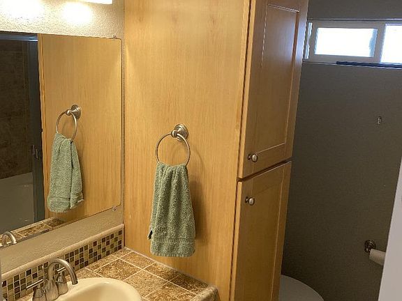 4th image of 15900 Blossom Hill Rd #2