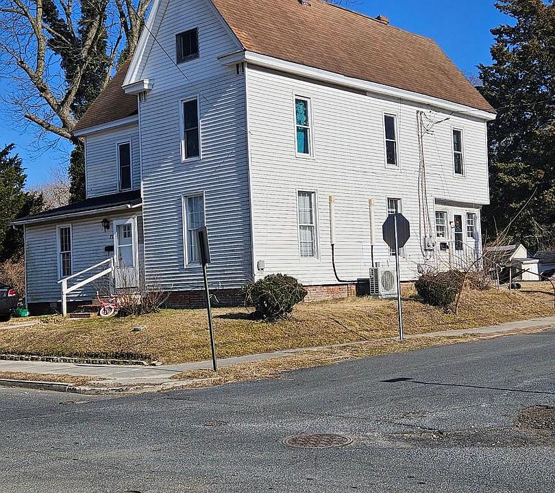 1st image of 723 Clarke Ave
